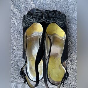 Vintage Salvatore Ferragamo Black Silk Leather Peep Toe Heels W Beaded Bows Sz 8